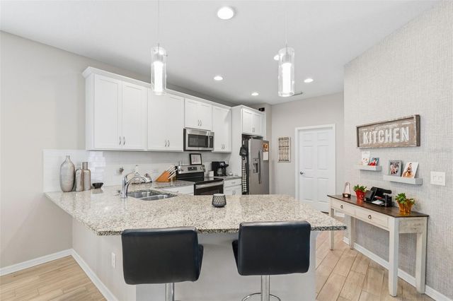 6017 AMBERLY DRIVE, Bradenton, FL 34208