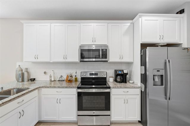 6017 AMBERLY DRIVE, Bradenton, FL 34208