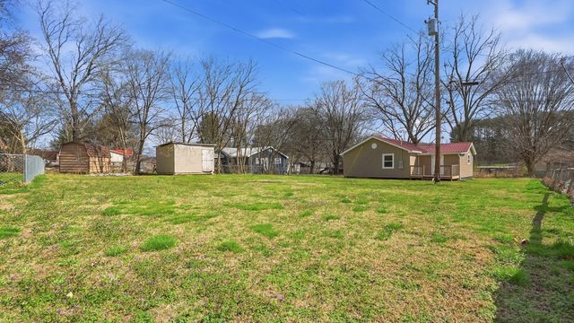 171 S Chestnut Street, Whitwell, TN 37397