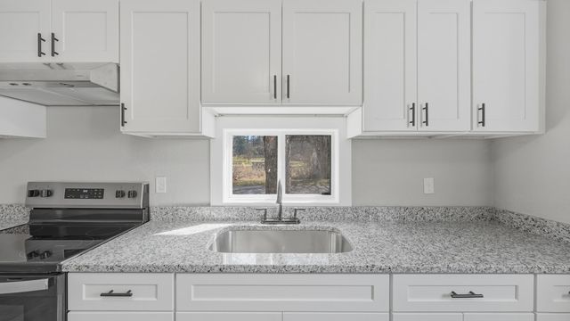 171 S Chestnut Street, Whitwell, TN 37397