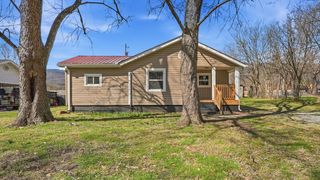 171 S Chestnut Street, Whitwell, TN 37397