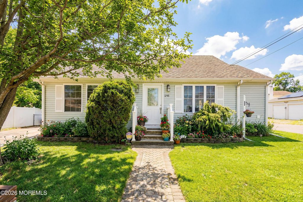 295 Kettle Creek Road, Toms River, NJ 08753