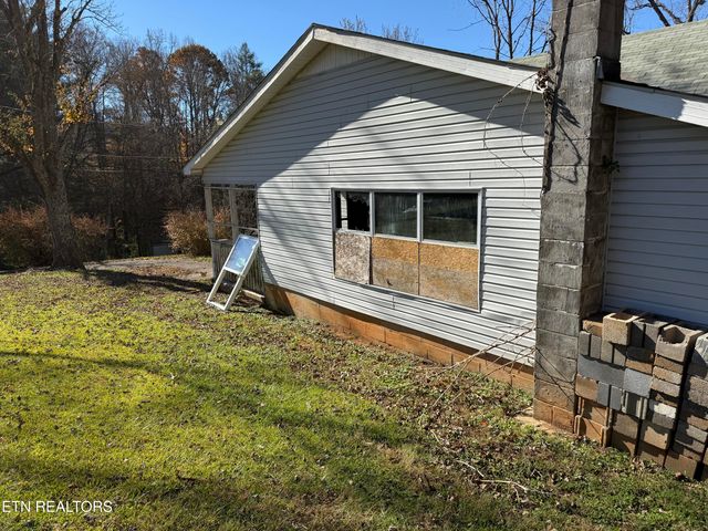 4041 Rocky Branch Rd, Walland, TN 37886