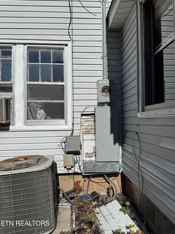 4041 Rocky Branch Rd, Walland, TN 37886