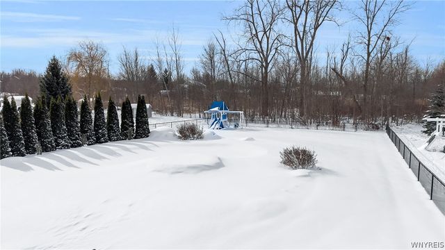 10 Tranquility Trail, Lancaster, NY 14086