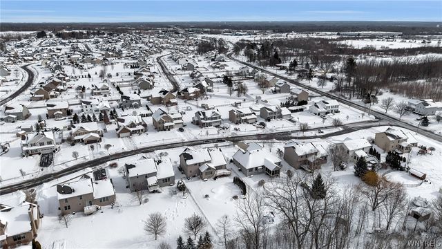 10 Tranquility Trail, Lancaster, NY 14086