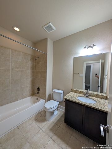 712 Gristmill Dr, New Braunfels, TX 78130