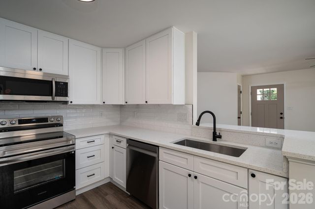 3119 Mintleaf Drive, Charlotte, NC 28269