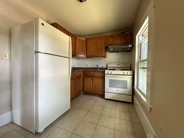 164 W Central 2, Natick, MA 01760