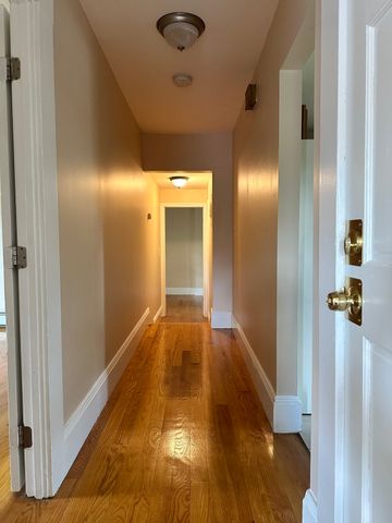 164 W Central 2, Natick, MA 01760