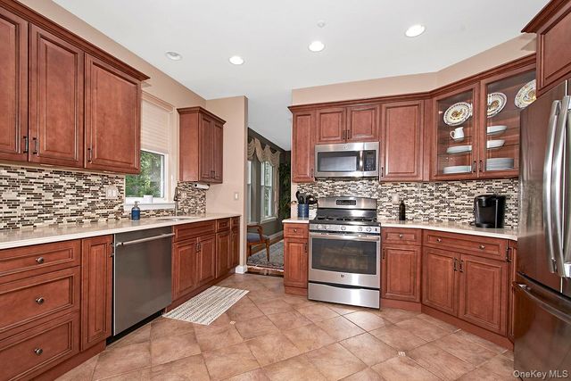 1 Wyldwood Drive, Tarrytown, NY 10591
