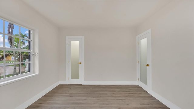 261 NW 144th St, Miami, FL 33168