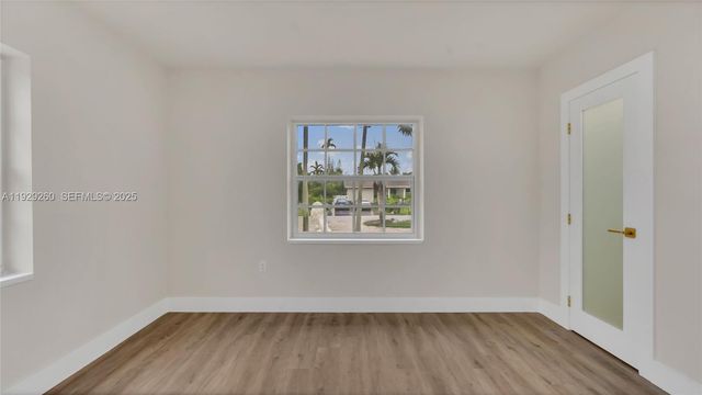 261 NW 144th St, Miami, FL 33168