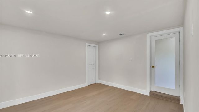 261 NW 144th St, Miami, FL 33168