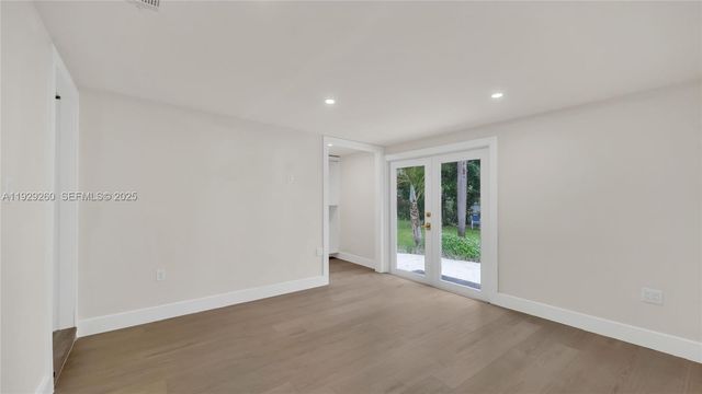 261 NW 144th St, Miami, FL 33168