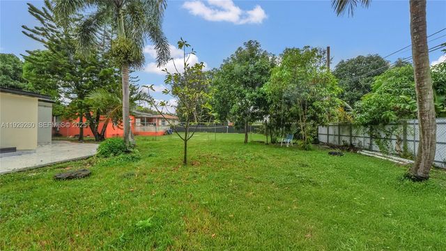 261 NW 144th St, Miami, FL 33168