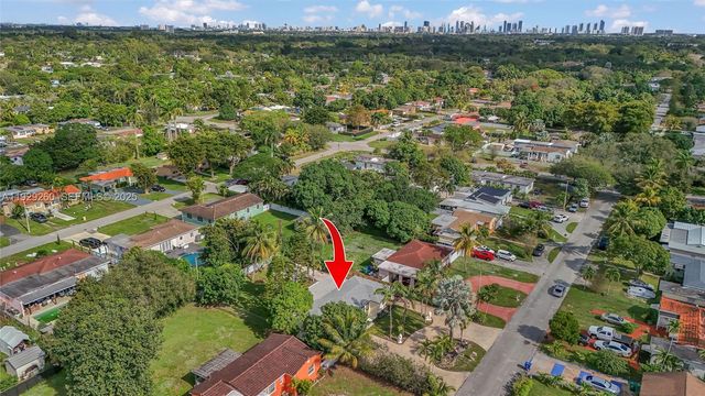 261 NW 144th St, Miami, FL 33168