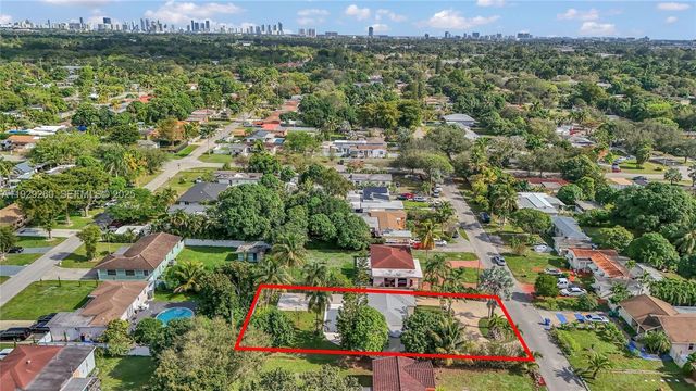 261 NW 144th St, Miami, FL 33168