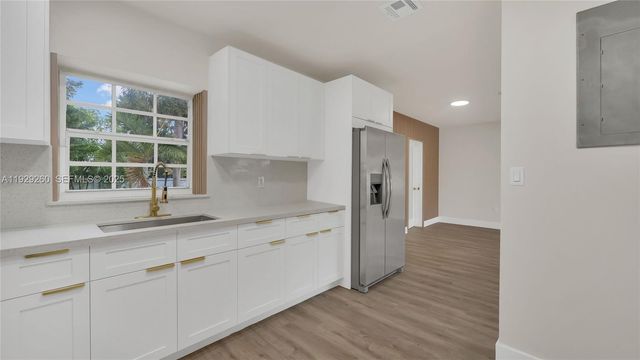 261 NW 144th St, Miami, FL 33168