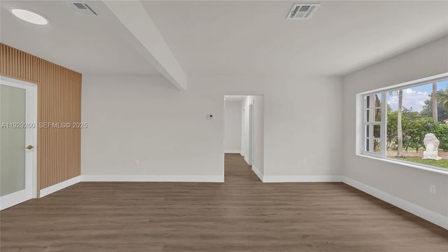 261 NW 144th St, Miami, FL 33168