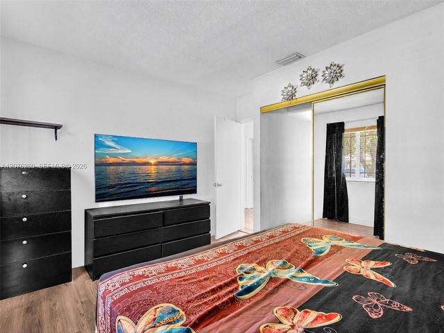 6520 SW 7th Court, North Lauderdale, FL 33068