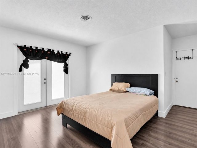 6520 SW 7th Court, North Lauderdale, FL 33068