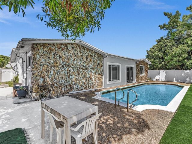 6520 SW 7th Court, North Lauderdale, FL 33068