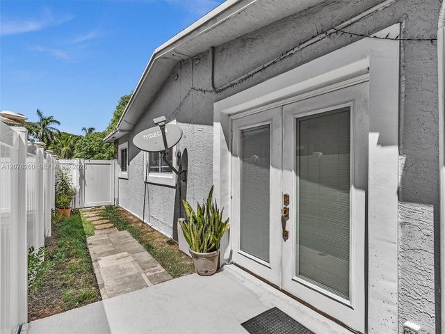 6520 SW 7th Court, North Lauderdale, FL 33068