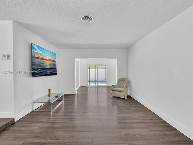 6520 SW 7th Court, North Lauderdale, FL 33068