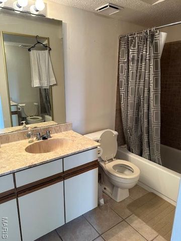 2300 Yellowstone Park Court F, Maryland Heights, MO 63043