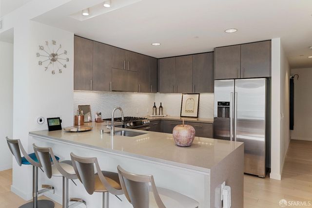 52 Innes Court 402, San Francisco, CA 94124