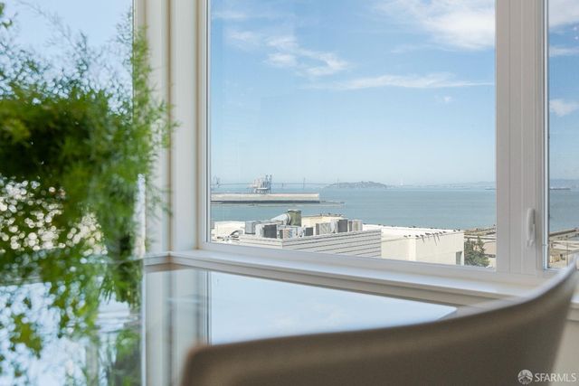 52 Innes Court 402, San Francisco, CA 94124