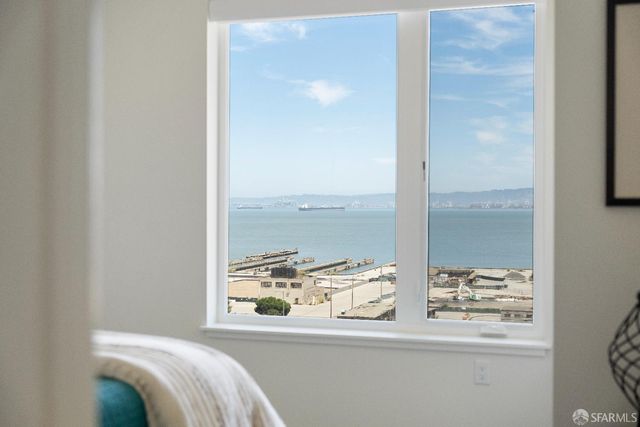52 Innes Court 402, San Francisco, CA 94124