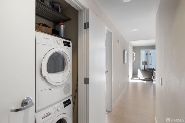 52 Innes Court 402, San Francisco, CA 94124