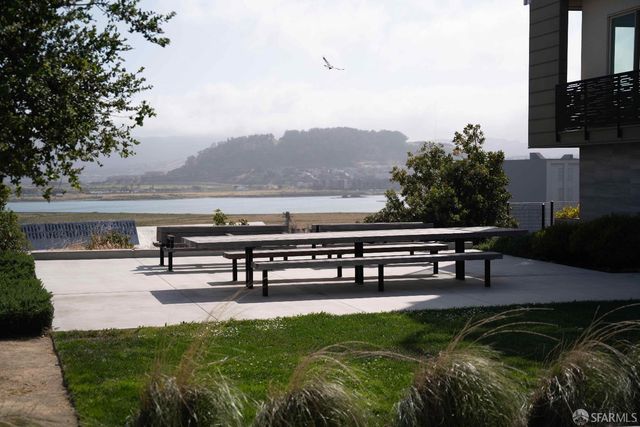 52 Innes Court 402, San Francisco, CA 94124