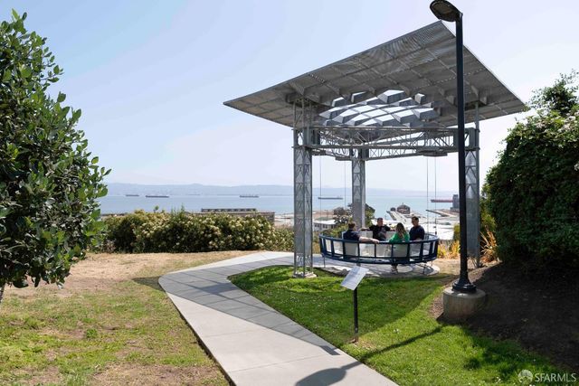 52 Innes Court 402, San Francisco, CA 94124