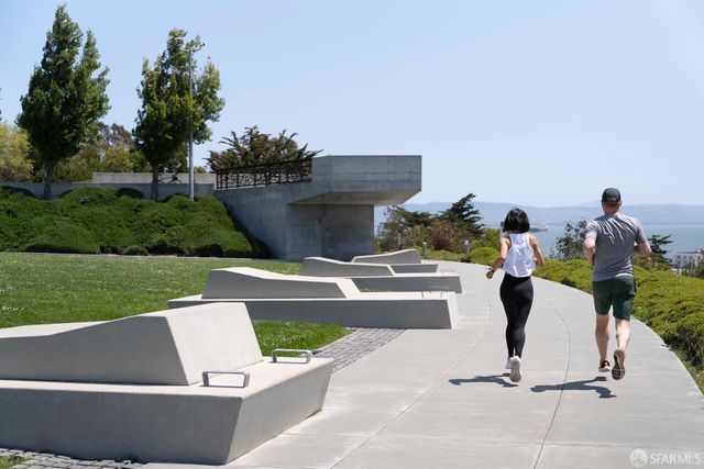 52 Innes Court 402, San Francisco, CA 94124