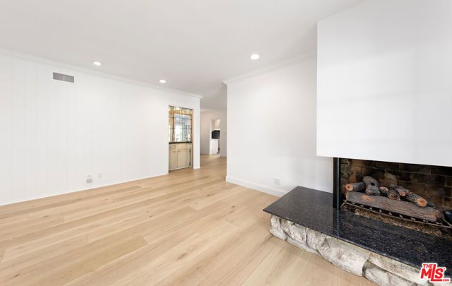 3071 Mcconnell Drive, Los Angeles, CA 90064