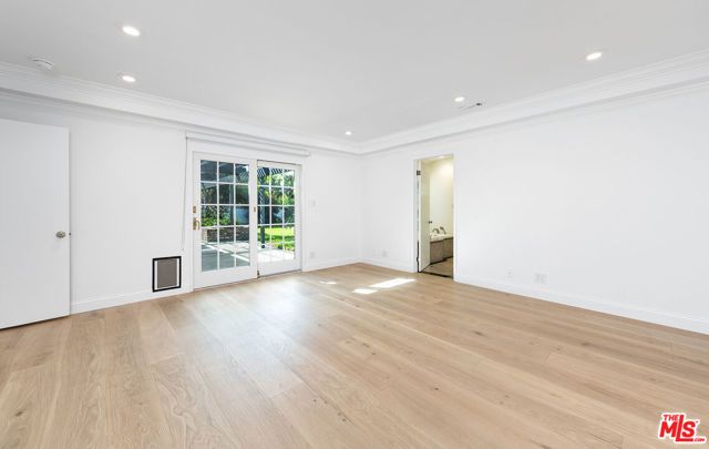 3071 Mcconnell Drive, Los Angeles, CA 90064