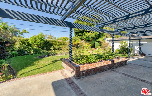 3071 Mcconnell Drive, Los Angeles, CA 90064