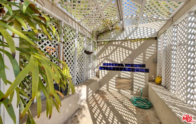 3071 Mcconnell Drive, Los Angeles, CA 90064