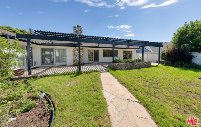 3071 Mcconnell Drive, Los Angeles, CA 90064