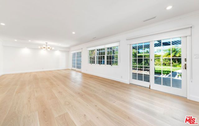 3071 Mcconnell Drive, Los Angeles, CA 90064