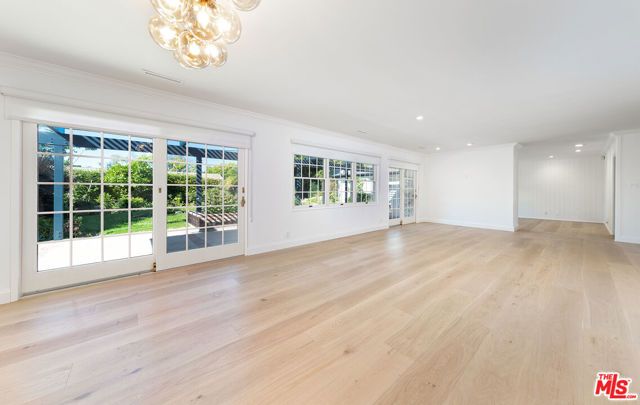 3071 Mcconnell Drive, Los Angeles, CA 90064