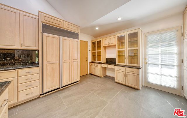 3071 Mcconnell Drive, Los Angeles, CA 90064