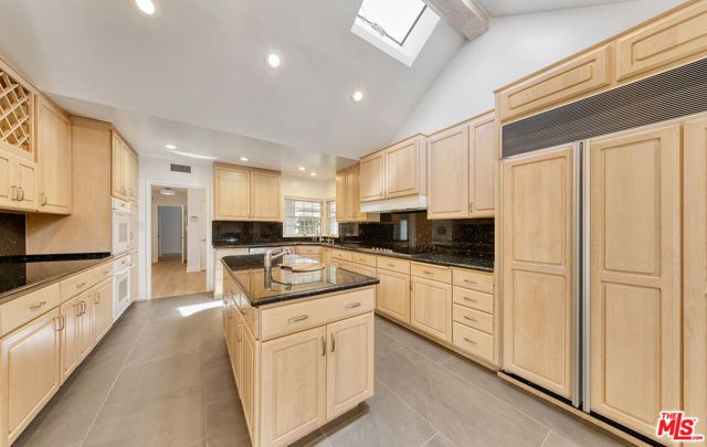 3071 Mcconnell Drive, Los Angeles, CA 90064