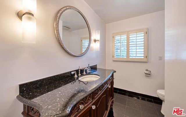 3071 Mcconnell Drive, Los Angeles, CA 90064