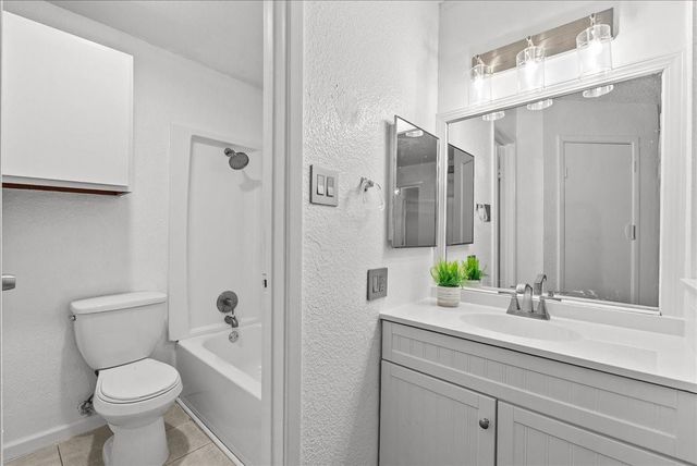 1500 Bay Area 339, Houston, TX 77058