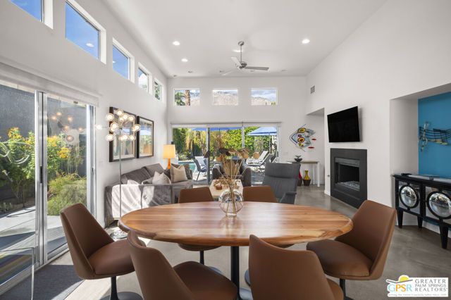 671 Dunes Court, Palm Springs, CA 92264