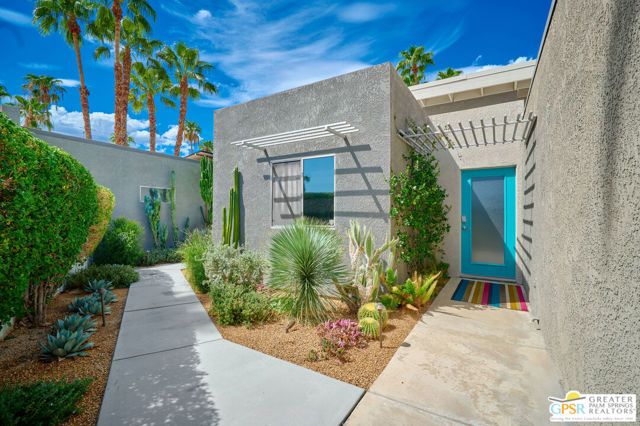 671 Dunes Court, Palm Springs, CA 92264